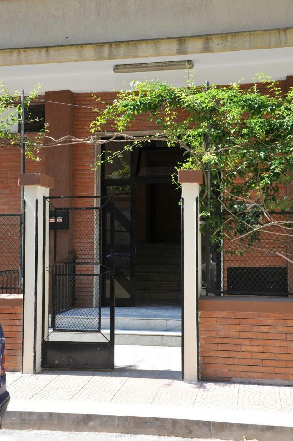 Casa Sarahouse Apartamento Taranto Exterior foto