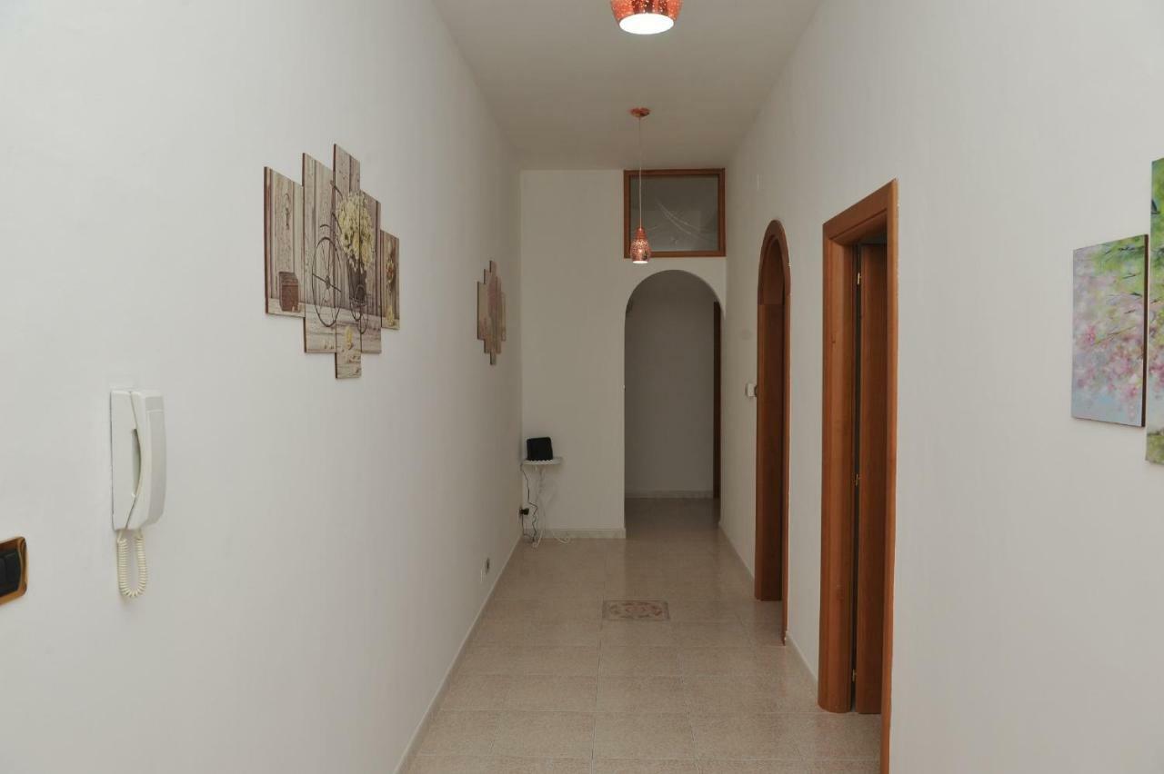 Casa Sarahouse Apartamento Taranto Exterior foto