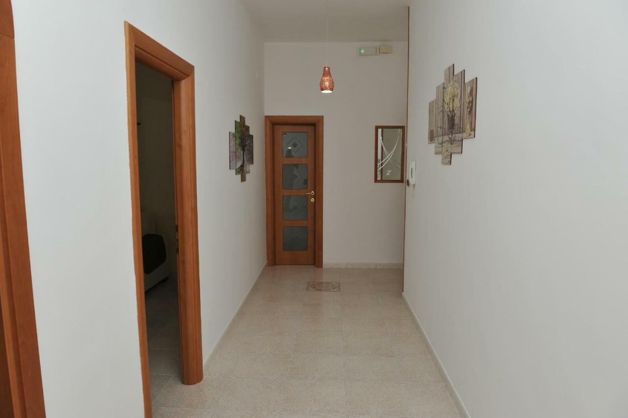 Casa Sarahouse Apartamento Taranto Exterior foto